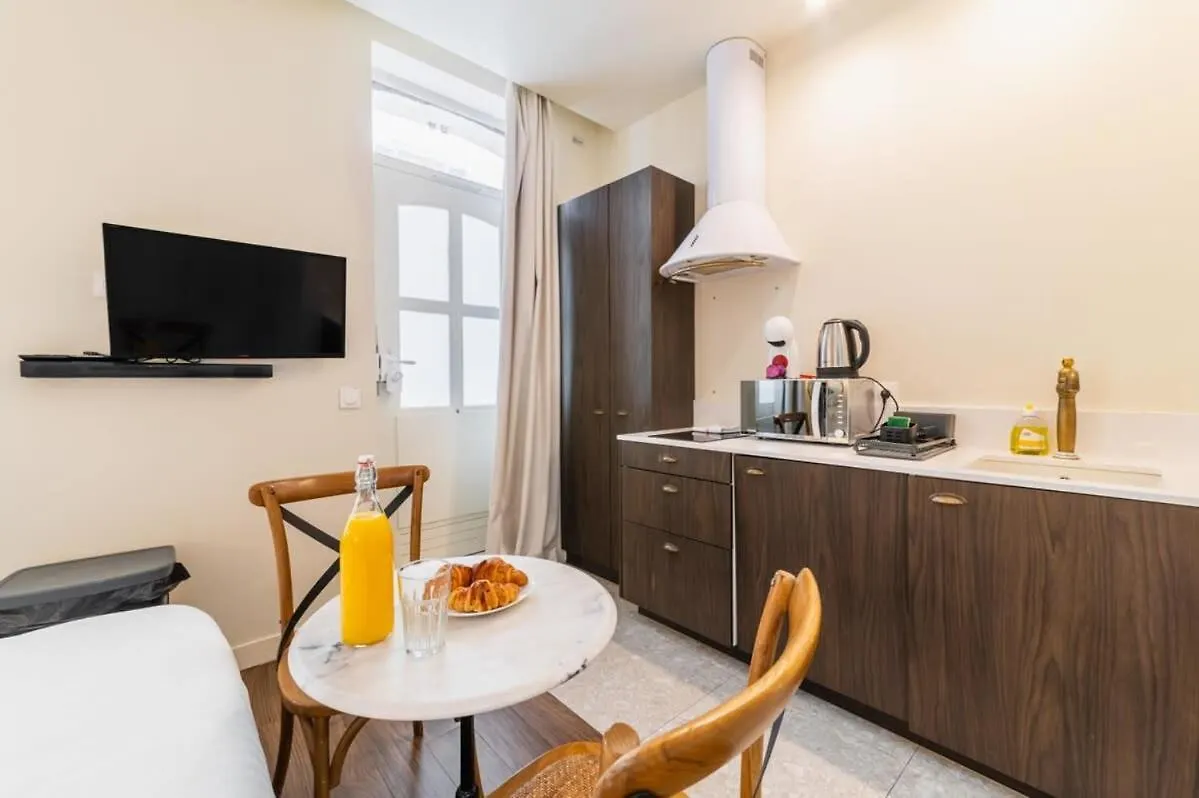 Апартаменты Studio De Charme Quartier Tour Eiffel - 2P Париж