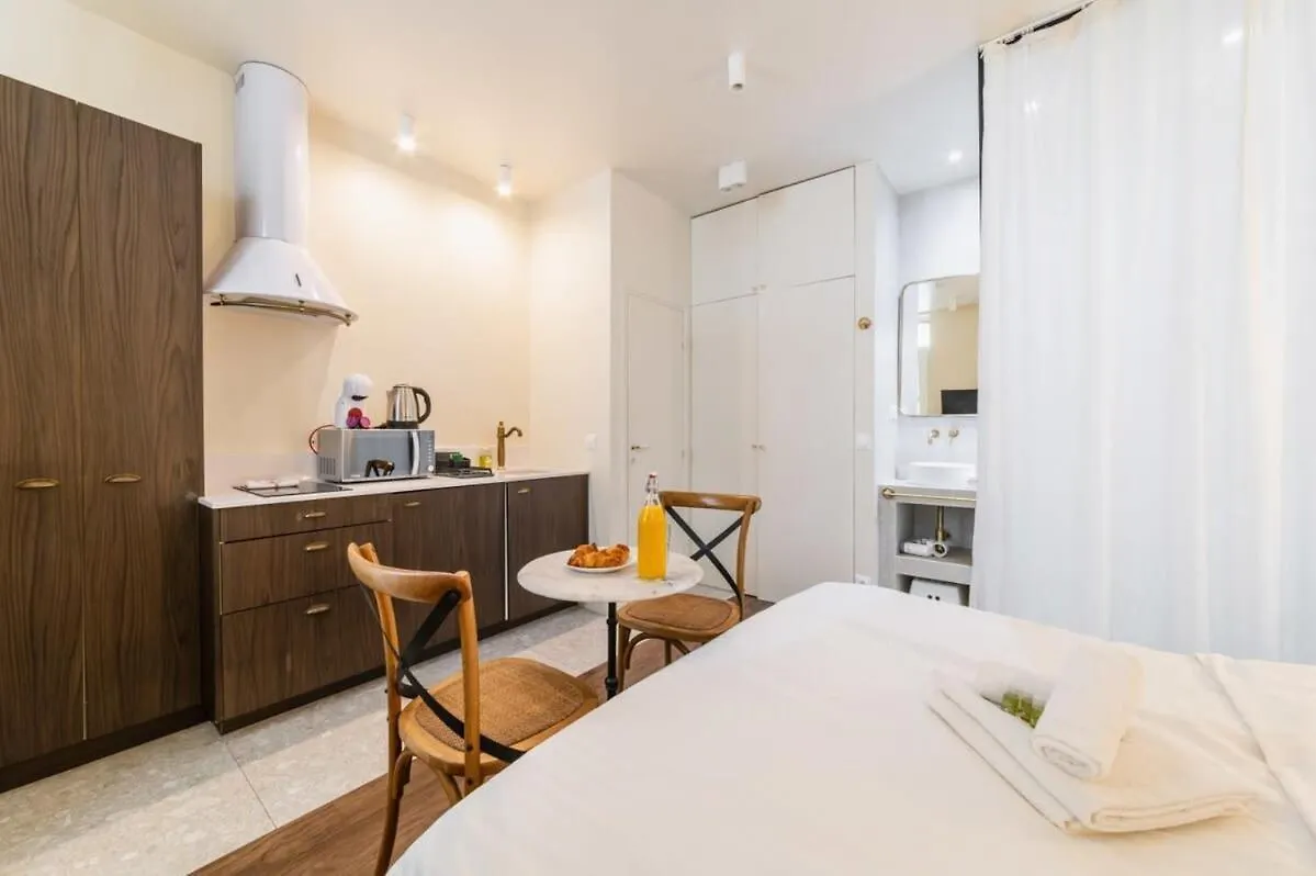 Апартаменты Studio De Charme Quartier Tour Eiffel - 2P Париж